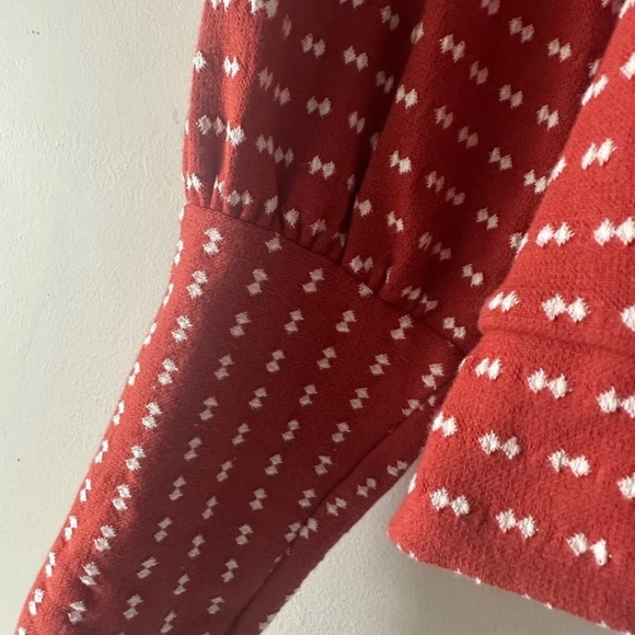 Very cute top, puff sleeve, very soft fabric - Picture 3 of 7